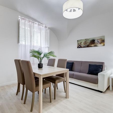 Vivilo Collection - Brescia Central Apt - 2Bd 2 Baths Apartment Rome Luaran gambar