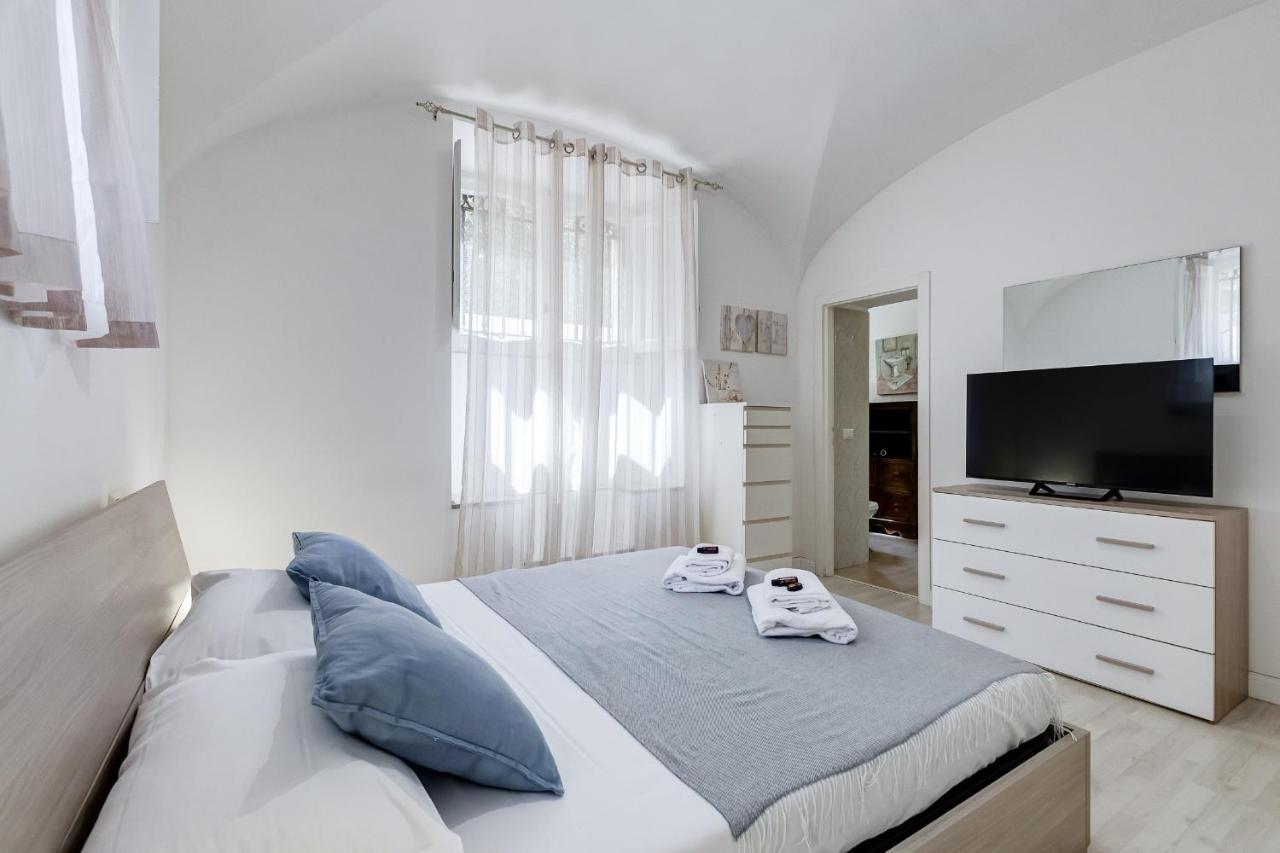 Vivilo Collection - Brescia Central Apt - 2Bd 2 Baths Apartment Rome Luaran gambar