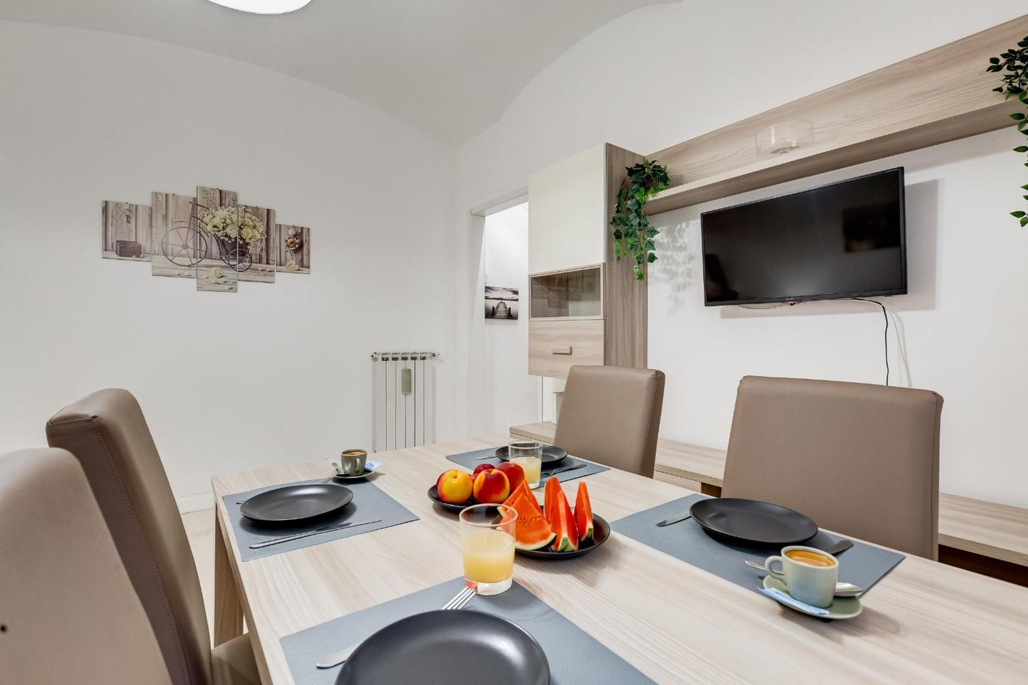 Vivilo Collection - Brescia Central Apt - 2Bd 2 Baths Apartment Rome Luaran gambar