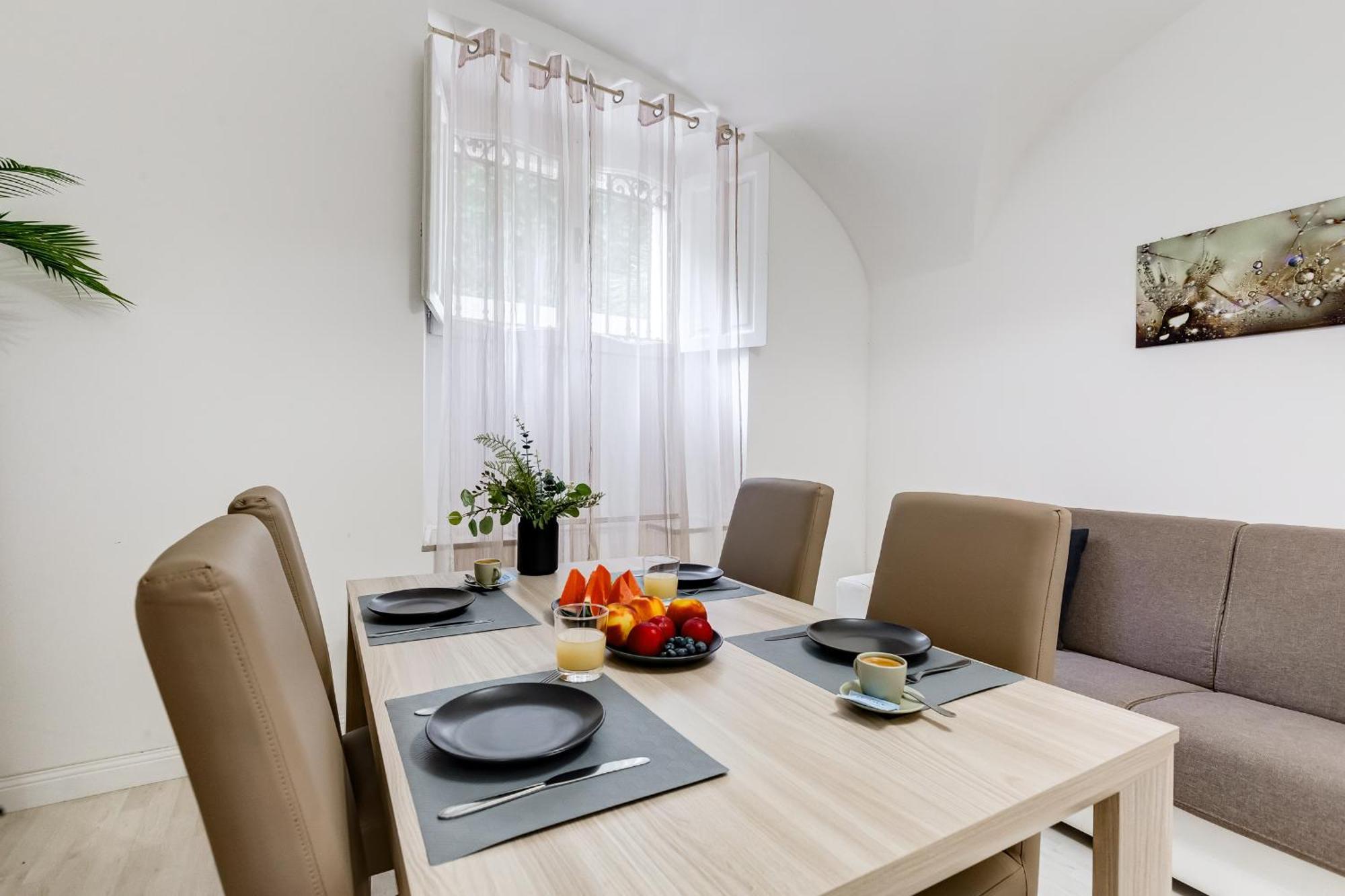 Vivilo Collection - Brescia Central Apt - 2Bd 2 Baths Apartment Rome Luaran gambar