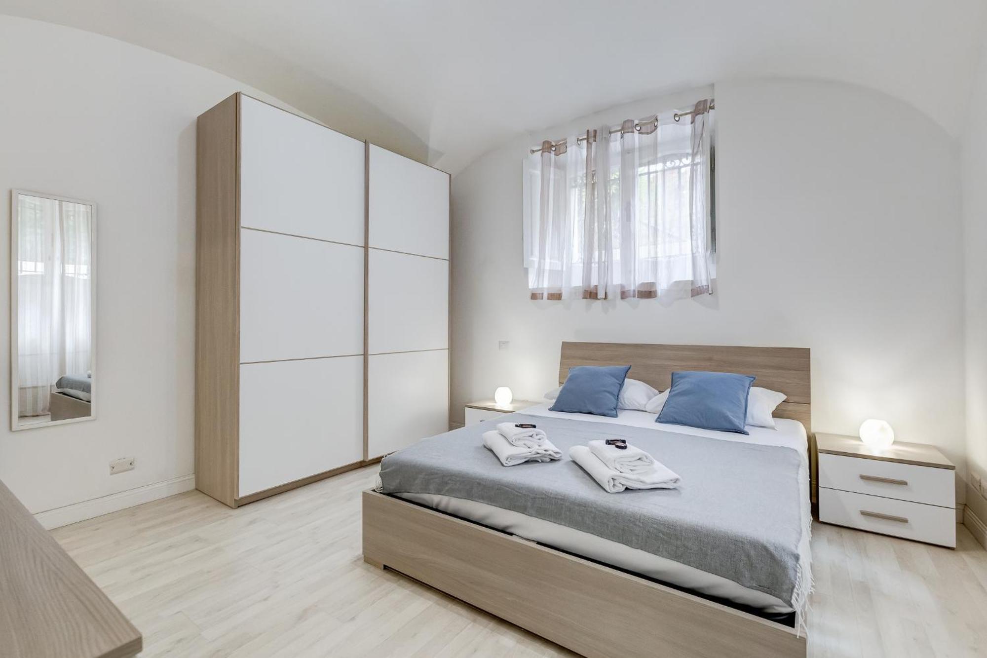 Vivilo Collection - Brescia Central Apt - 2Bd 2 Baths Apartment Rome Luaran gambar