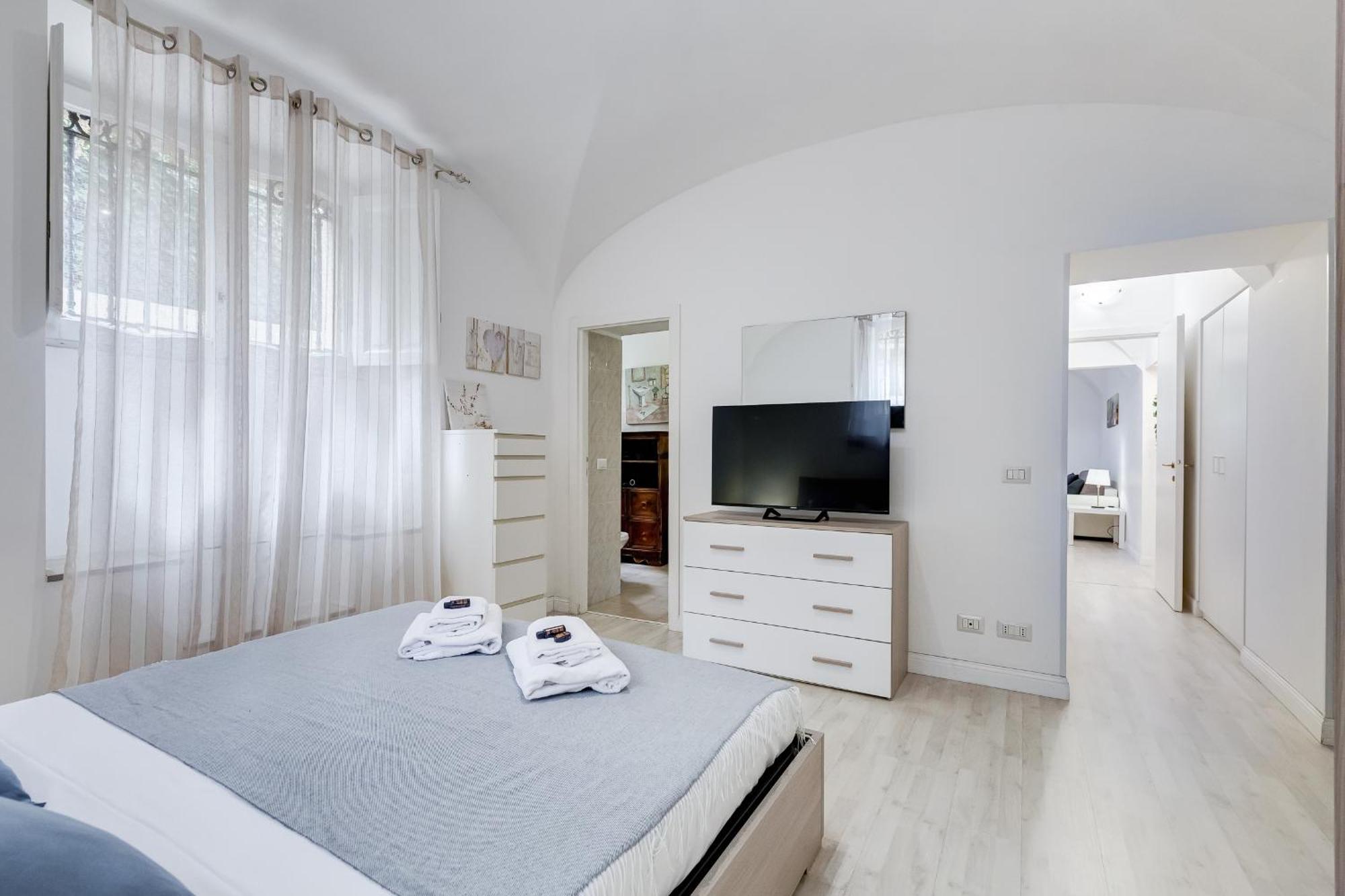 Vivilo Collection - Brescia Central Apt - 2Bd 2 Baths Apartment Rome Luaran gambar