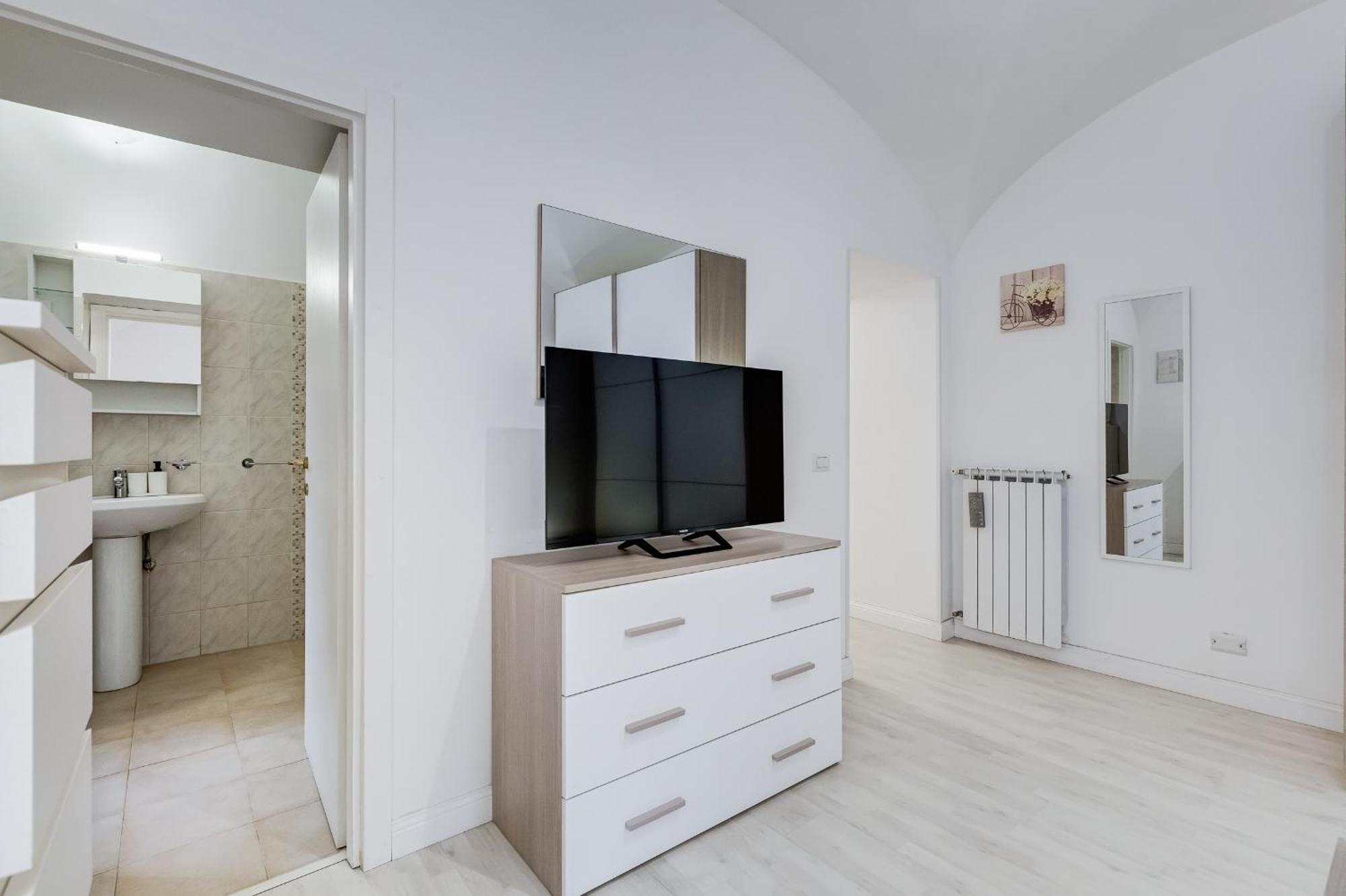 Vivilo Collection - Brescia Central Apt - 2Bd 2 Baths Apartment Rome Luaran gambar